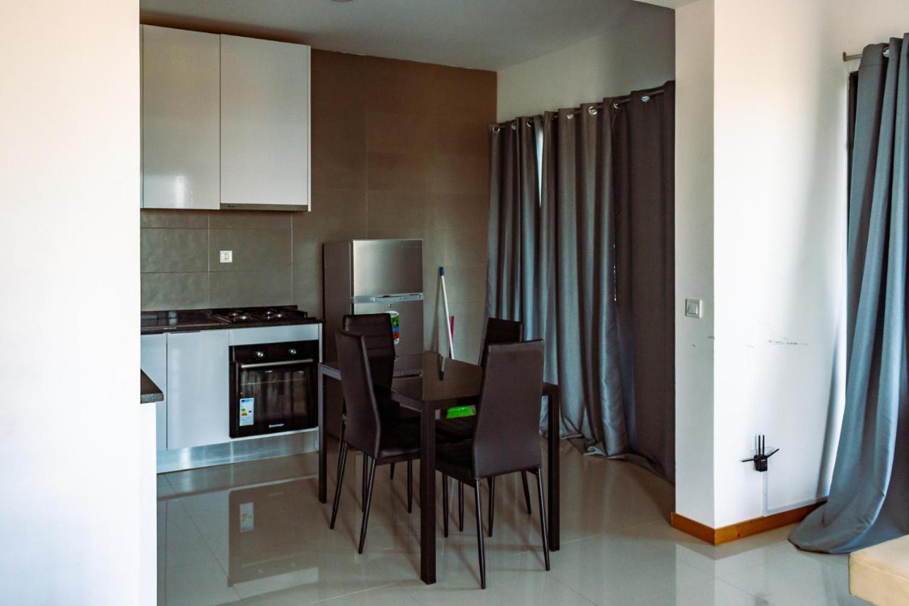 Beautiful And Brand New 2 Bedrooms Apartment/ Magnifico E Novo Apartamento T2 Praia Eksteriør bilde