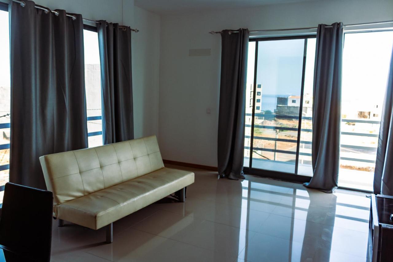 Beautiful And Brand New 2 Bedrooms Apartment/ Magnifico E Novo Apartamento T2 Praia Eksteriør bilde